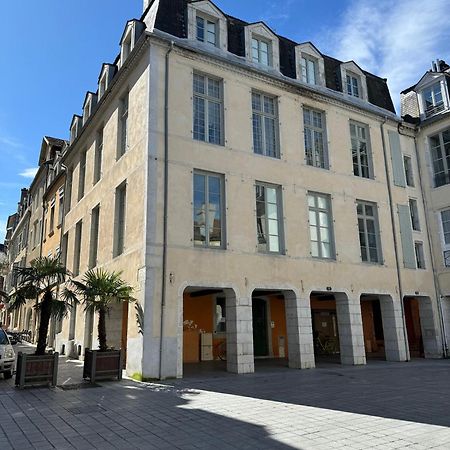 Wonderhost, Bois Et Pierre En Coeur De Ville ポー エクステリア 写真